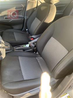 نيسان فيرسا